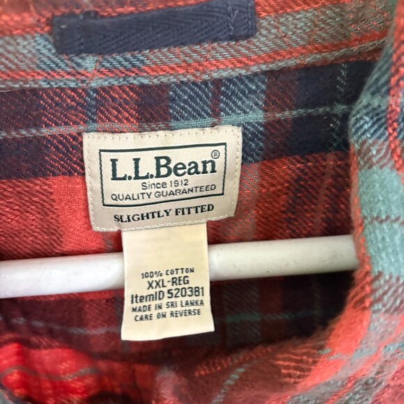 Men's 1912 Field Flannel Shirt, Slightly Fitted Untucked Fit, Plaid - Picture 4 of 4